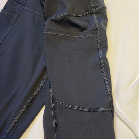 High Rise Total Knockout Pocket Capri Leggings - Picture 6 of 6